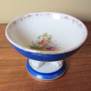 Meissen antique small footed bowl trinket dish (GC035 Grace)